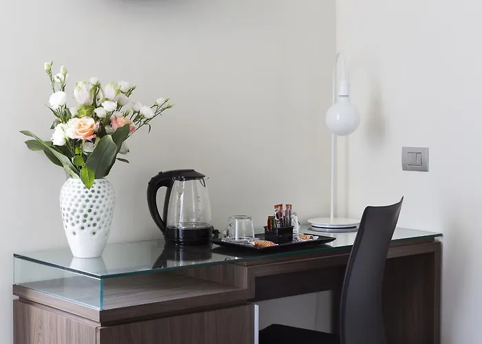 Rhome Suites
